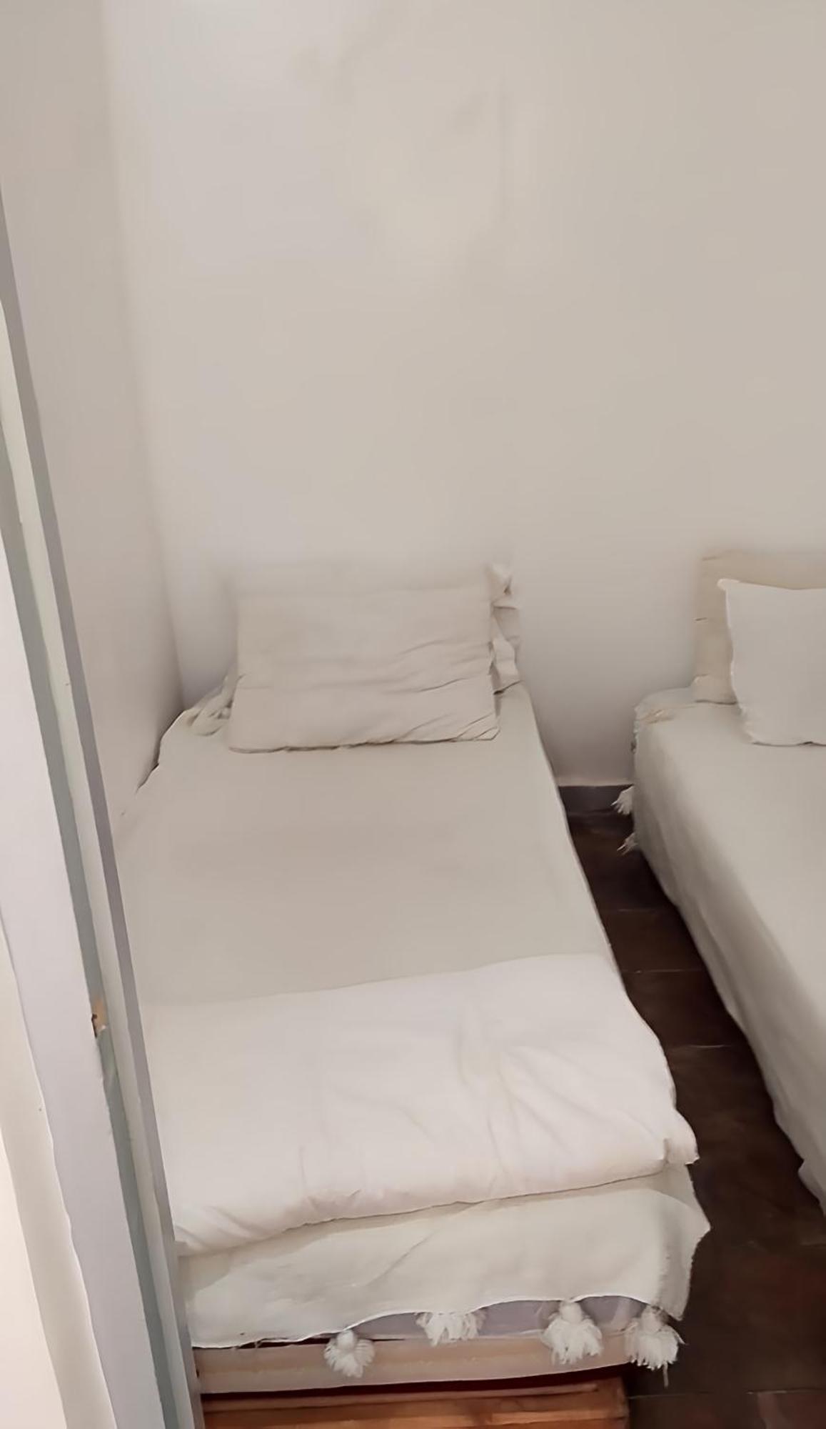 Отель Tildi Surf House Эмуан Номер фото