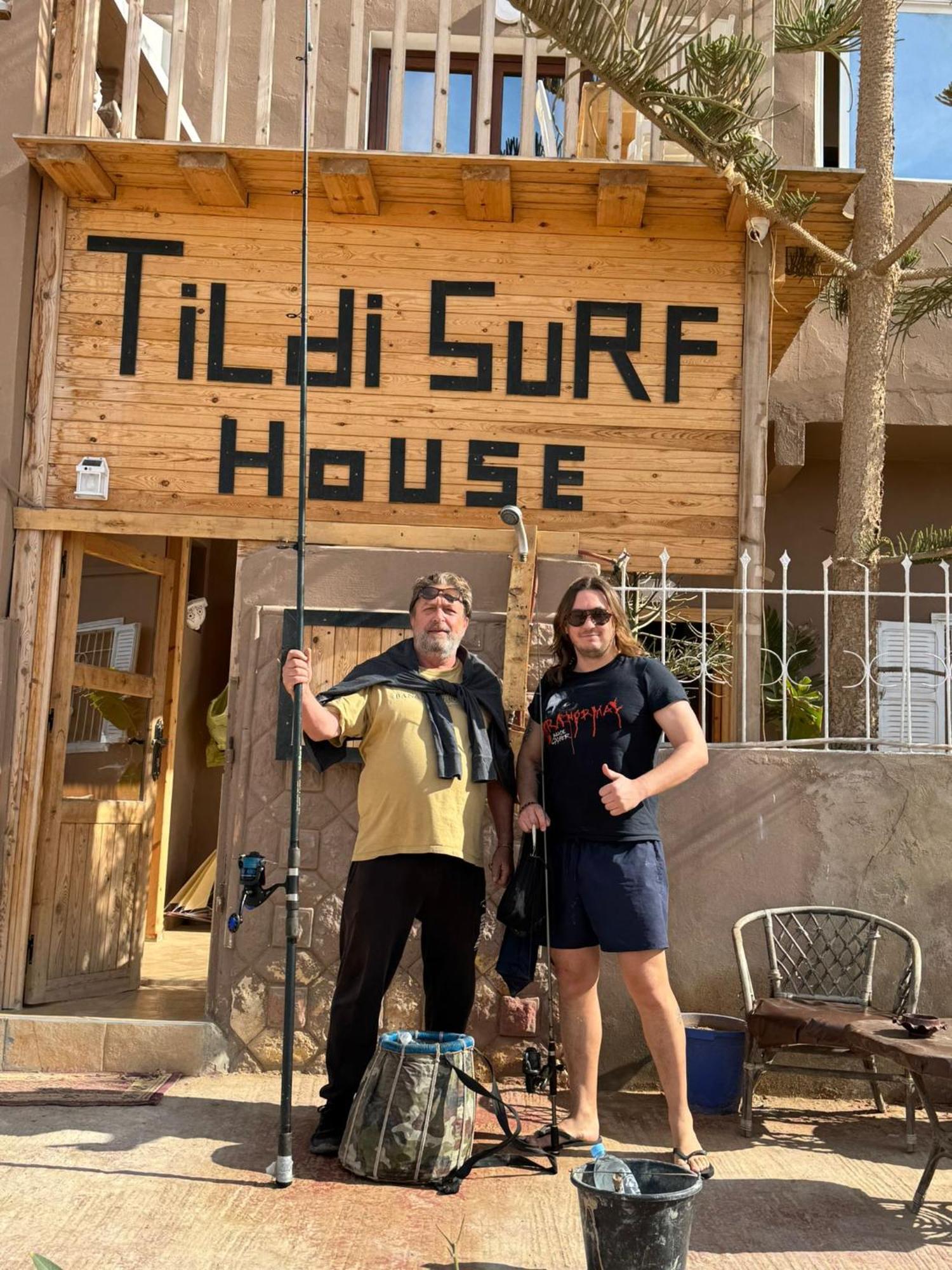 Отель Tildi Surf House Эмуан Экстерьер фото